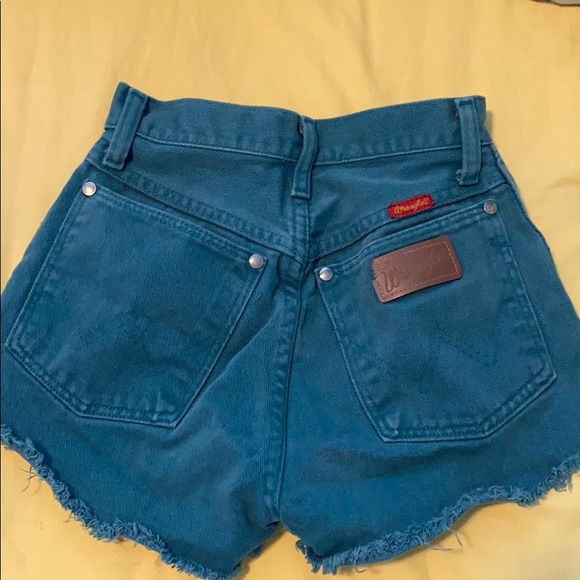 REAL VINTAGE Women’s Wrangler Jean shorts - Picture 1 of 6